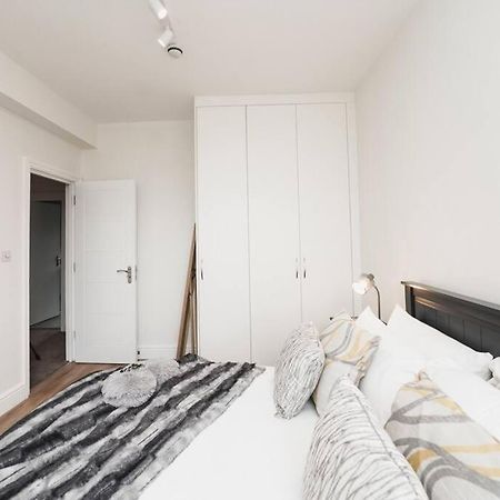 Newly Renovated Modern 4 Bed 3 Bath Apartment Londen Buitenkant foto