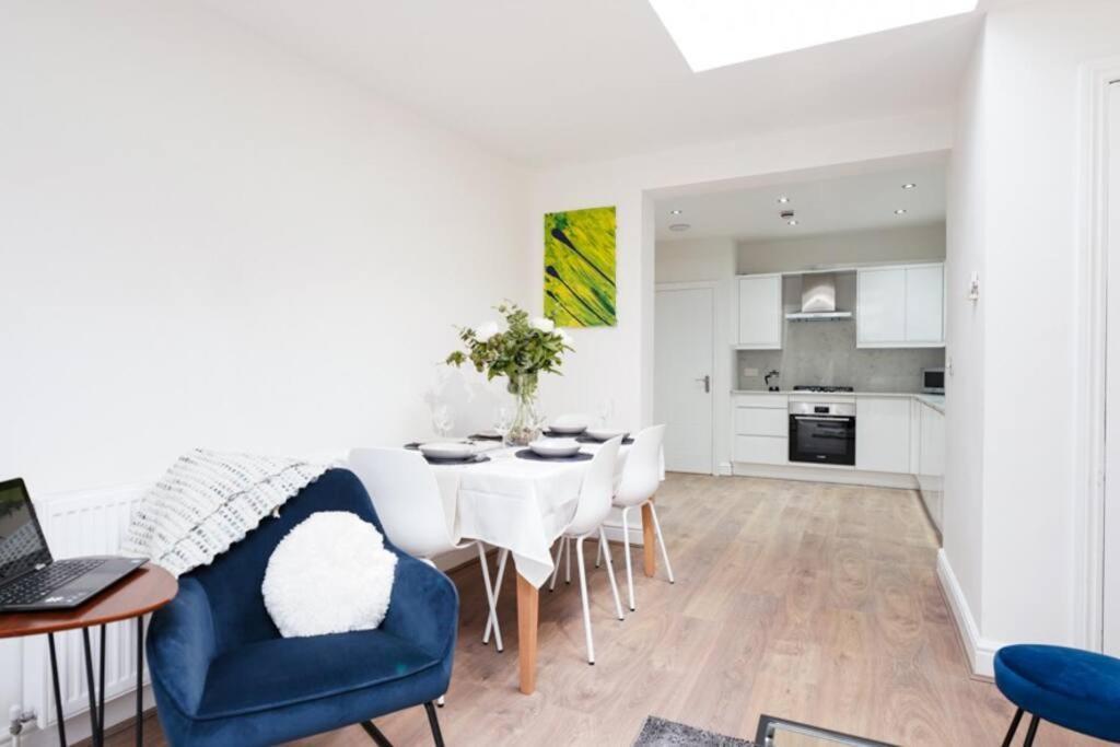 Newly Renovated Modern 4 Bed 3 Bath Apartment Londen Buitenkant foto