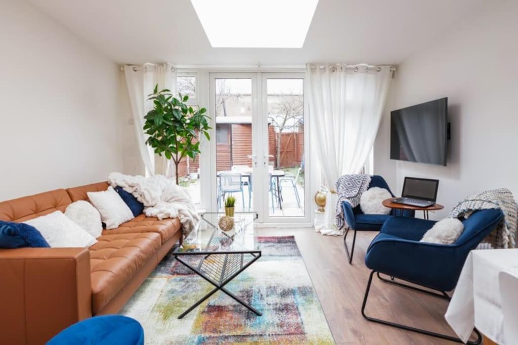 Newly Renovated Modern 4 Bed 3 Bath Apartment Londen Buitenkant foto