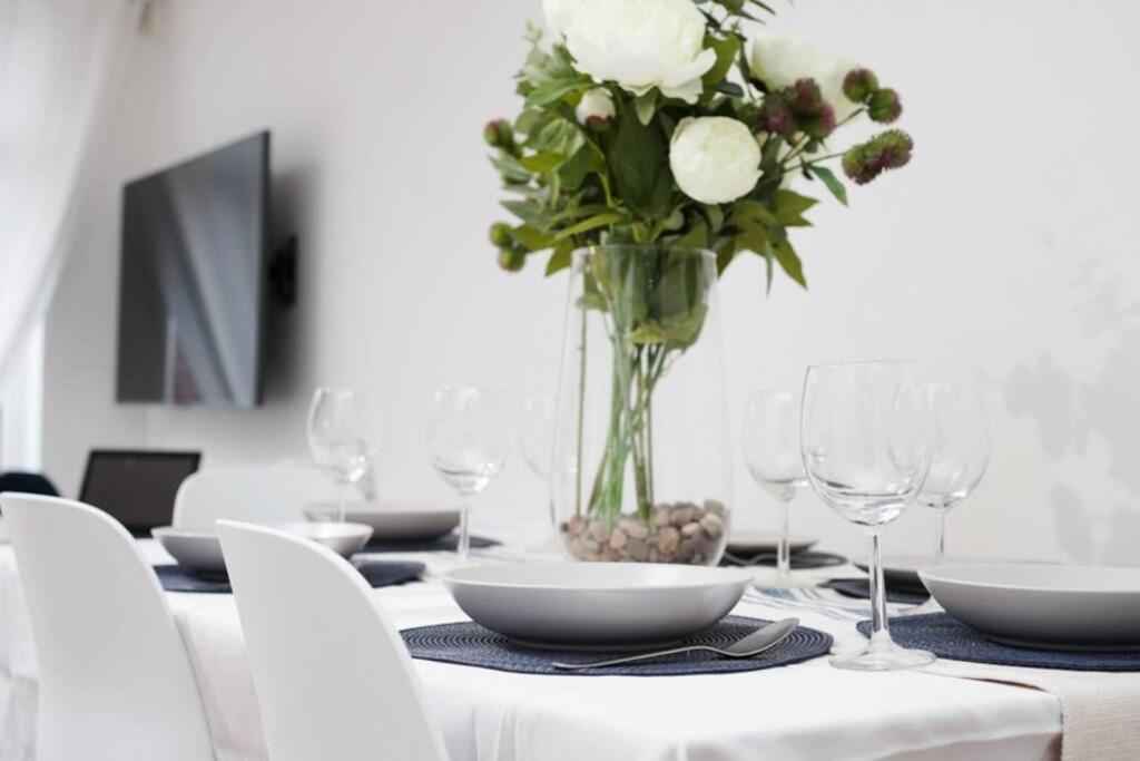 Newly Renovated Modern 4 Bed 3 Bath Apartment Londen Buitenkant foto