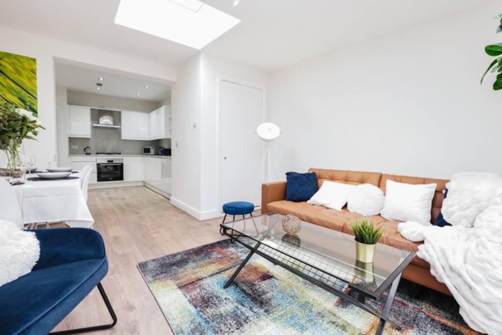 Newly Renovated Modern 4 Bed 3 Bath Apartment Londen Buitenkant foto