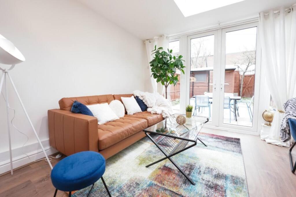 Newly Renovated Modern 4 Bed 3 Bath Apartment Londen Buitenkant foto
