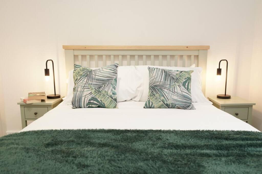 Newly Renovated Modern 4 Bed 3 Bath Apartment Londen Buitenkant foto