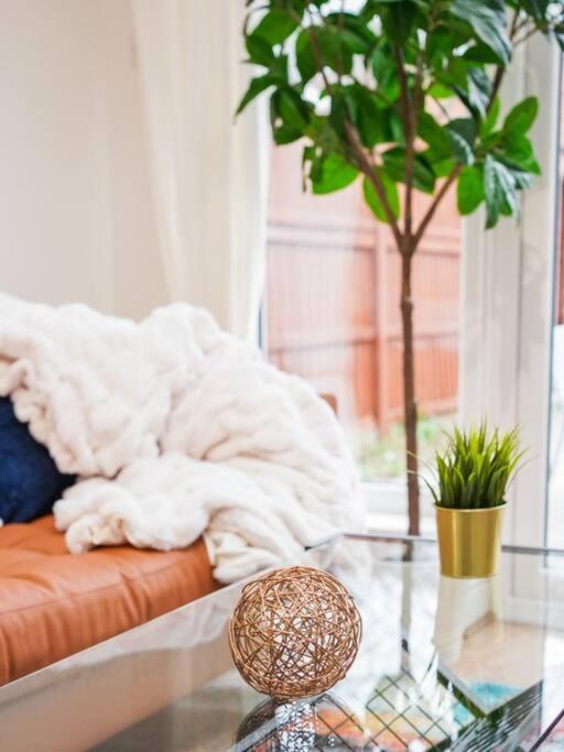 Newly Renovated Modern 4 Bed 3 Bath Apartment Londen Buitenkant foto