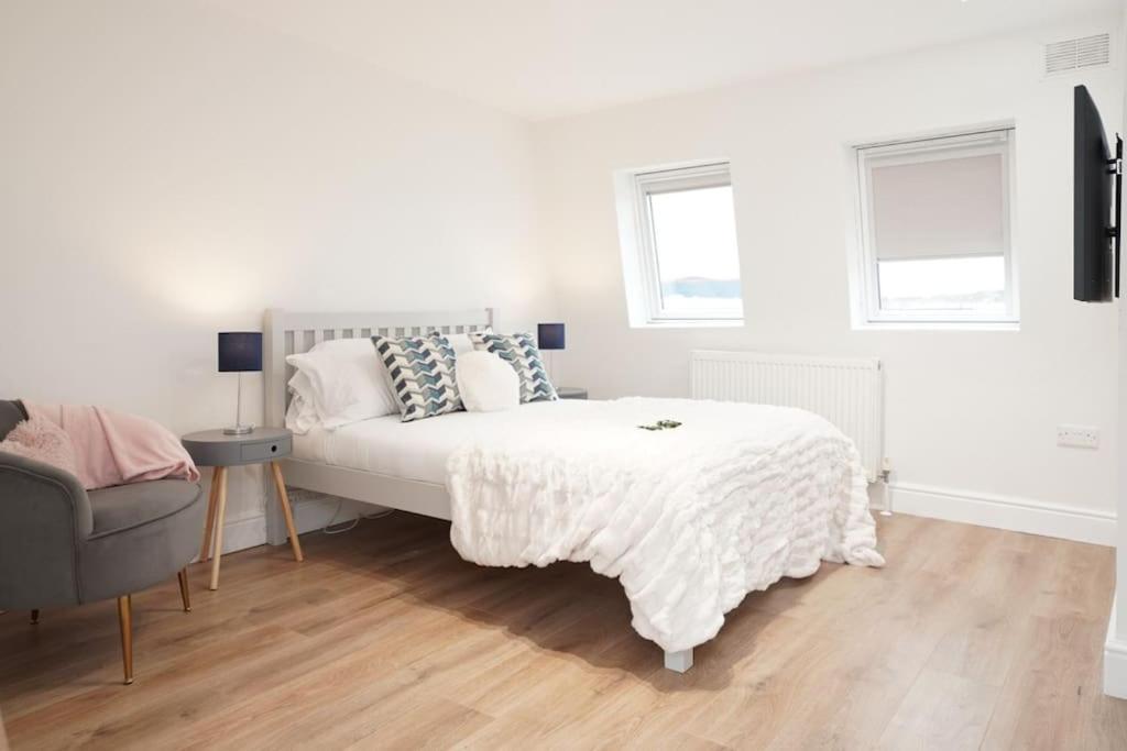 Newly Renovated Modern 4 Bed 3 Bath Apartment Londen Buitenkant foto