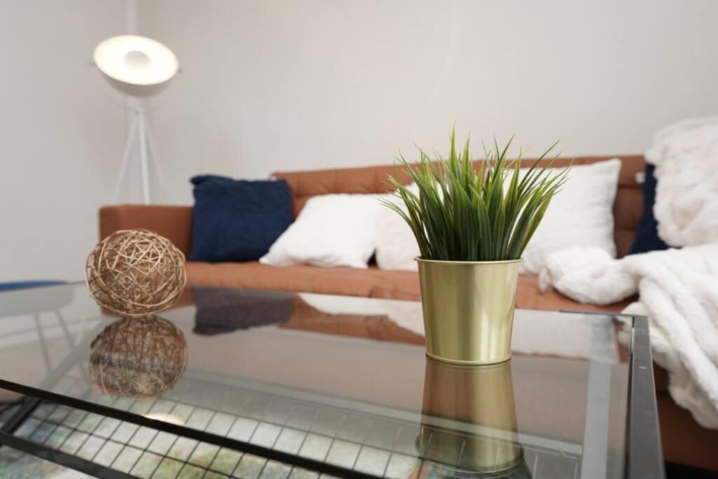 Newly Renovated Modern 4 Bed 3 Bath Apartment Londen Buitenkant foto